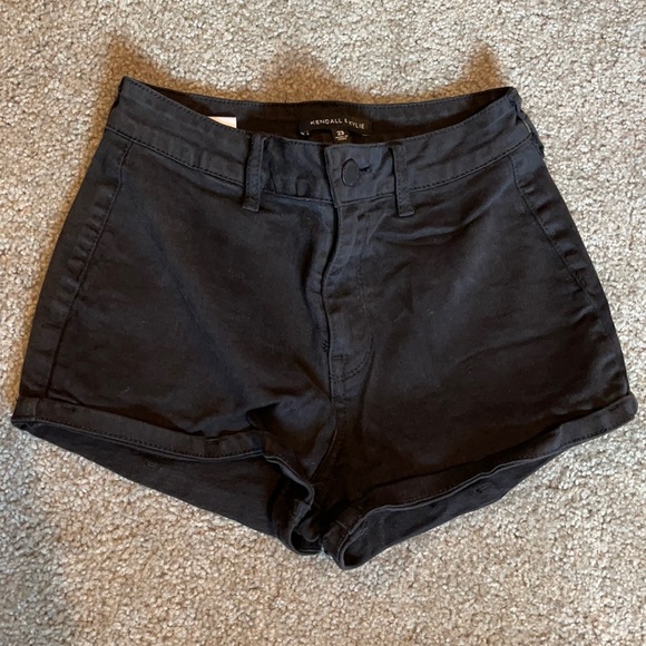 Kendall & Kylie Pants - High waisted black shorts